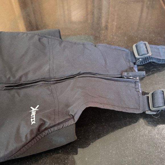 Arctic snowsuit toddler 2t - Picture 4 of 8